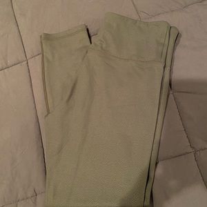 Zyia winter olive vibrations legging. Size 8-10.